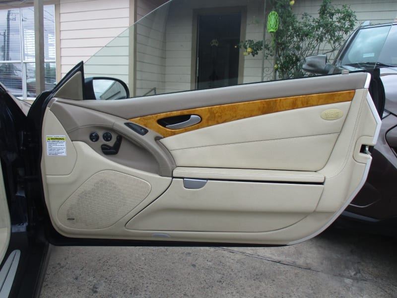 Mercedes-Benz SL-Class 2006 price $9,800