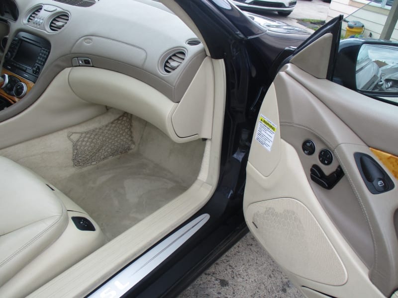 Mercedes-Benz SL-Class 2006 price $9,800