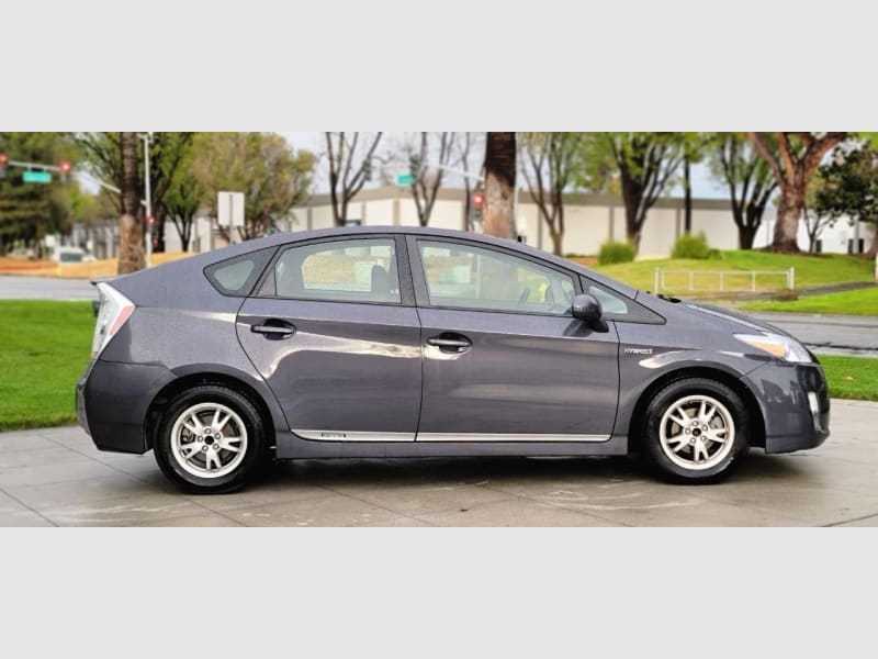 Toyota Prius 2010 price $8,980