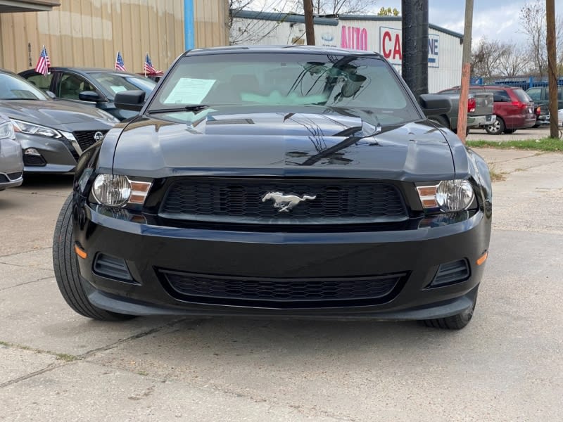 Ford Mustang 2012 price $2,000