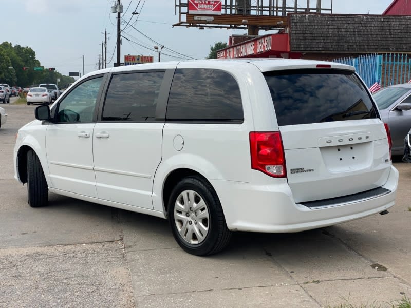 Dodge Grand Caravan 2016 price $10,900