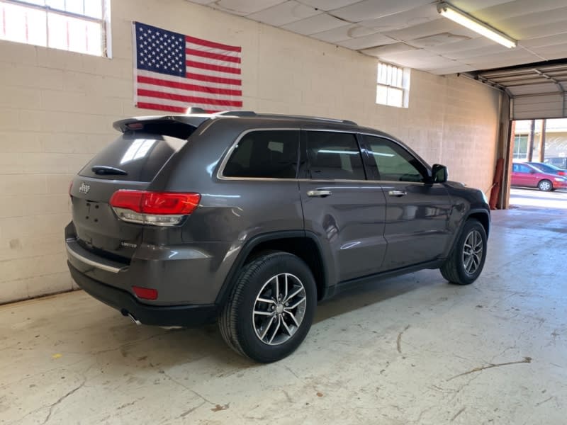 Jeep Grand Cherokee 2018 price $26,995