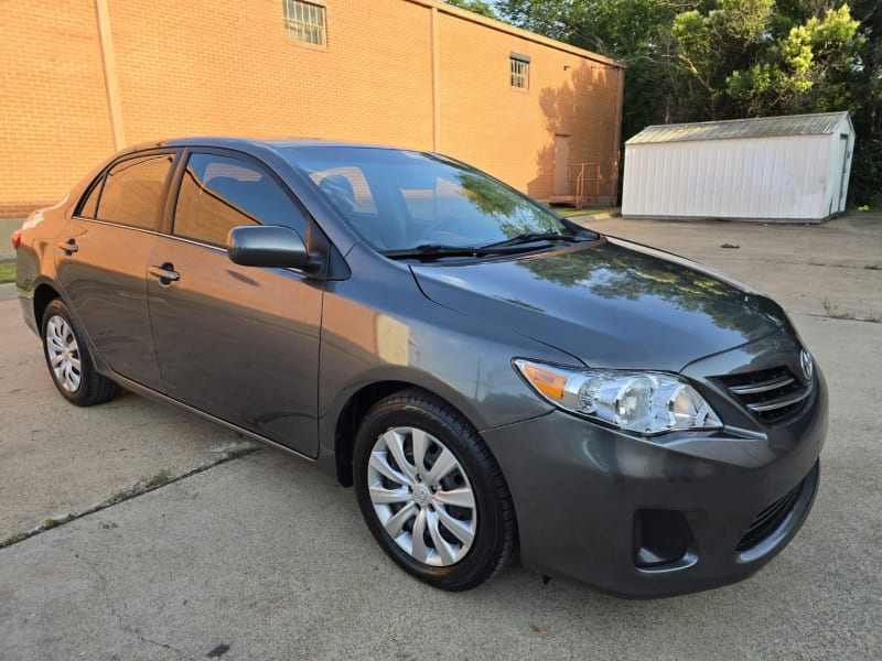 Toyota Corolla 2013 price $10,995