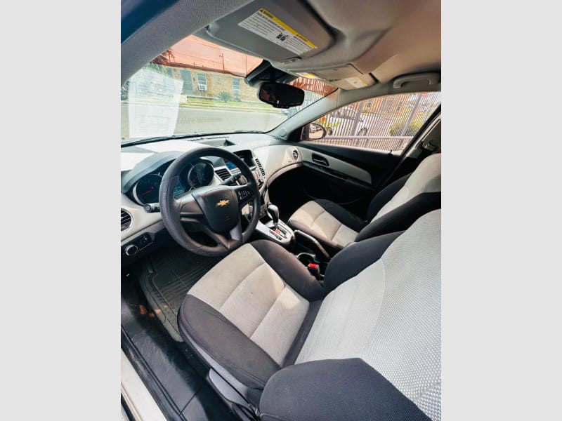 Chevrolet Cruze 2013 price $8,450