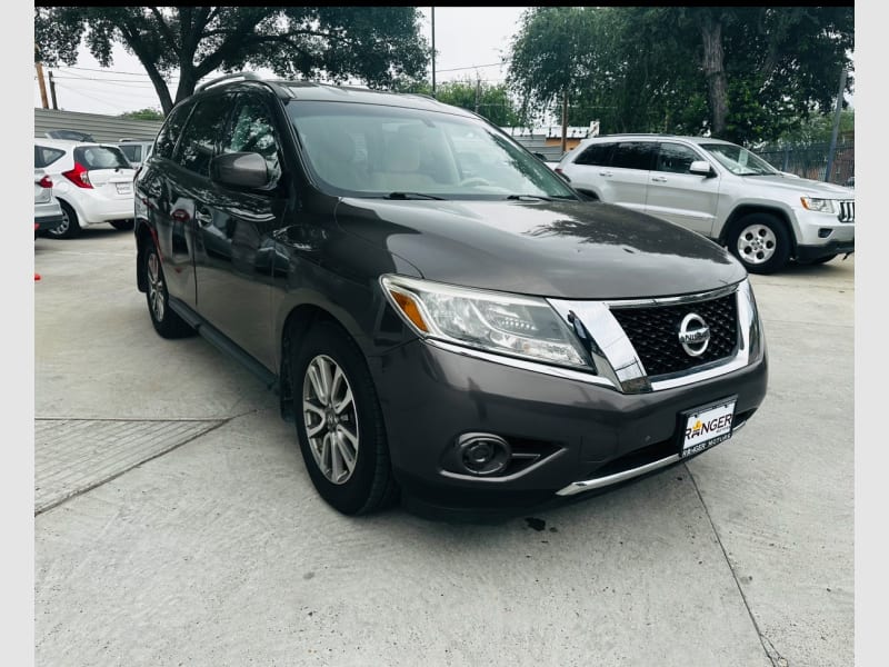 Nissan Pathfinder 2015 price $11,950