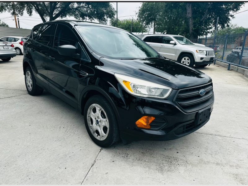 Ford Escape 2017 price $10,450