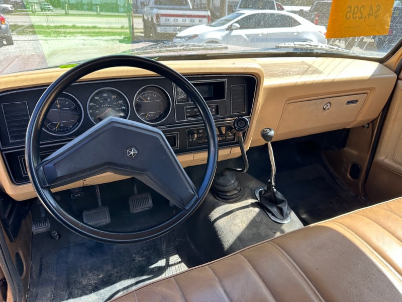 Dodge W Series Pickup 250 4WD 1986 price $5,495