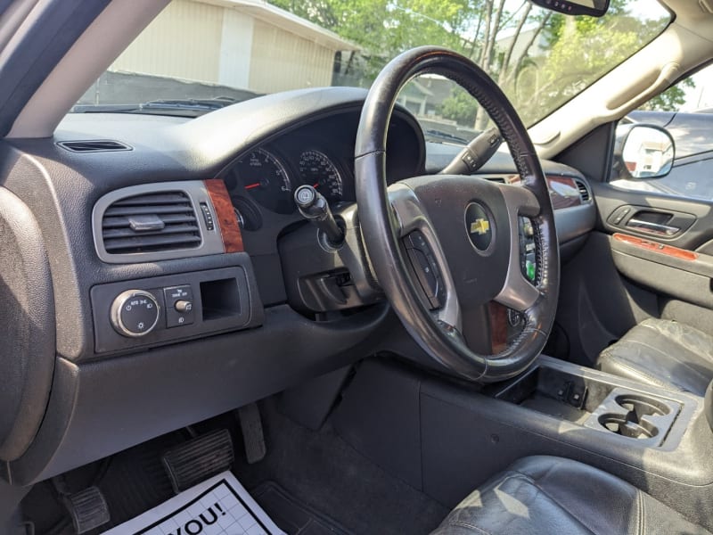 Chevrolet Suburban 2013 price $9,995