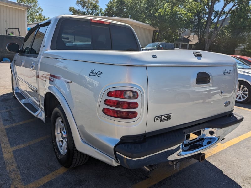 Ford F-150 SuperCrew 2001 price $8,995