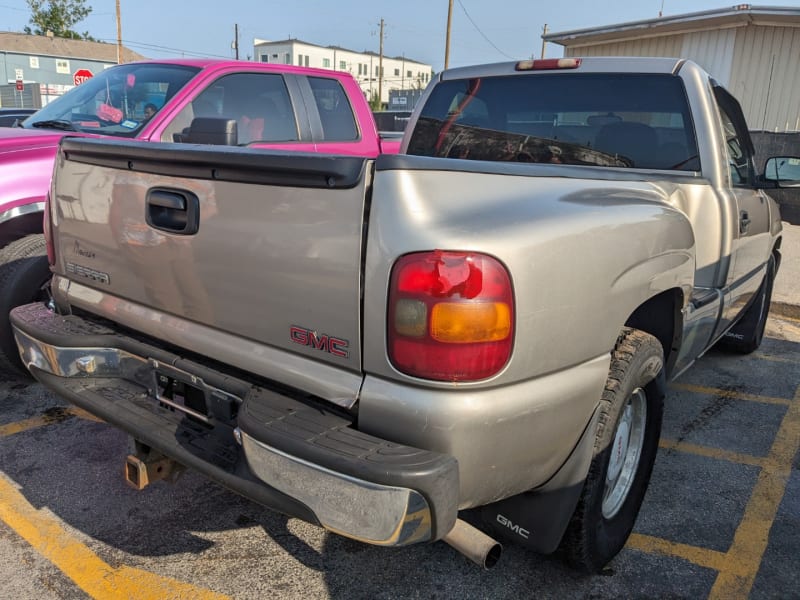 GMC New Sierra 1500 2000 price $7,995