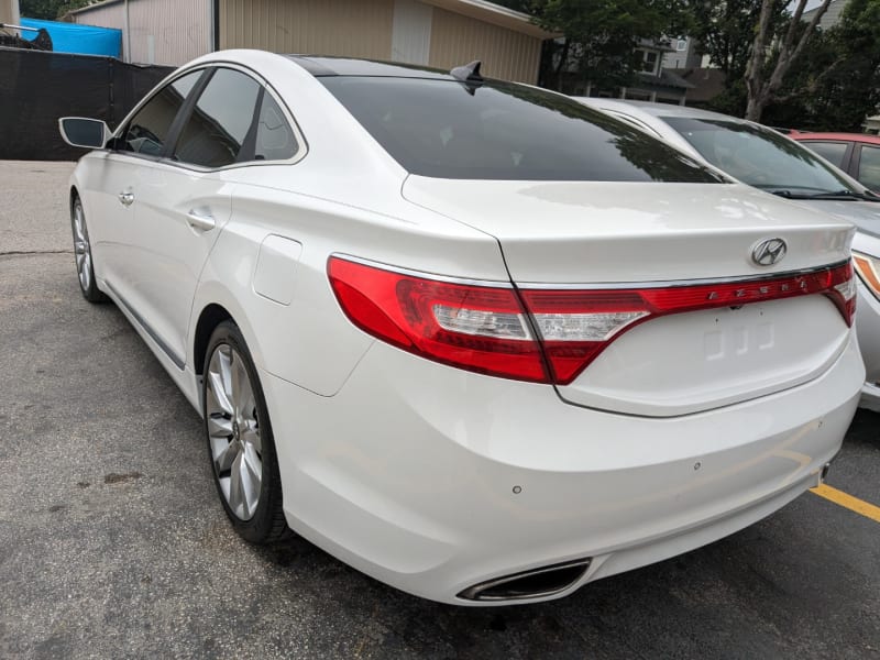 Hyundai Azera 2012 price $8,995