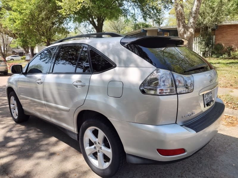 Lexus RX 330 2005 price $5,490