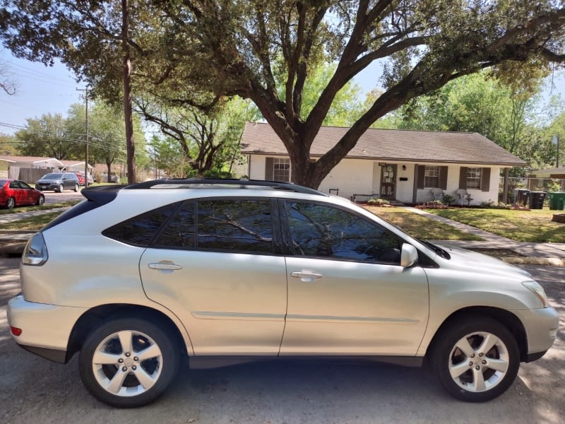 Lexus RX 330 2005 price $5,490