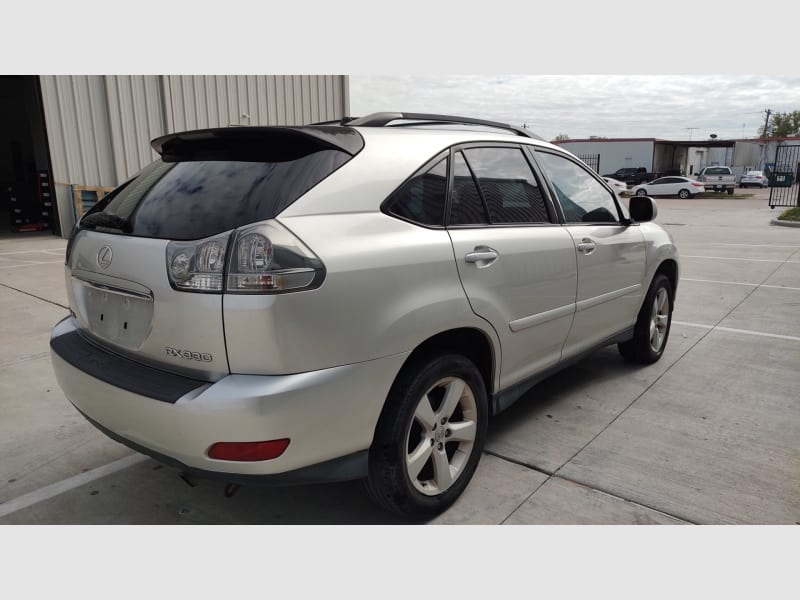 Lexus RX 330 2005 price $5,490