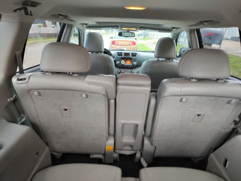 Toyota Highlander 2012 price $8,999