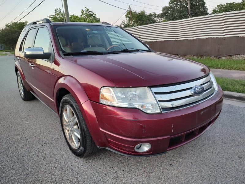 Ford Taurus X 2008 price $5,499