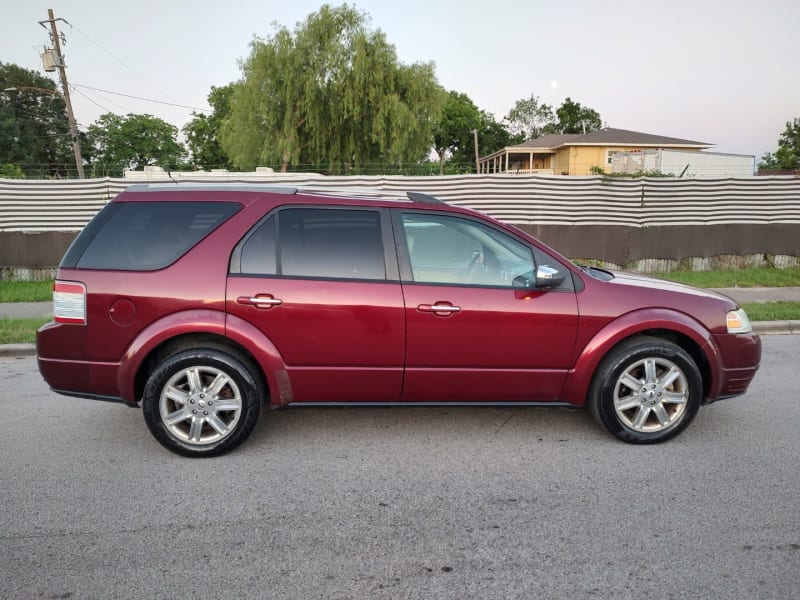 Ford Taurus X 2008 price $5,499