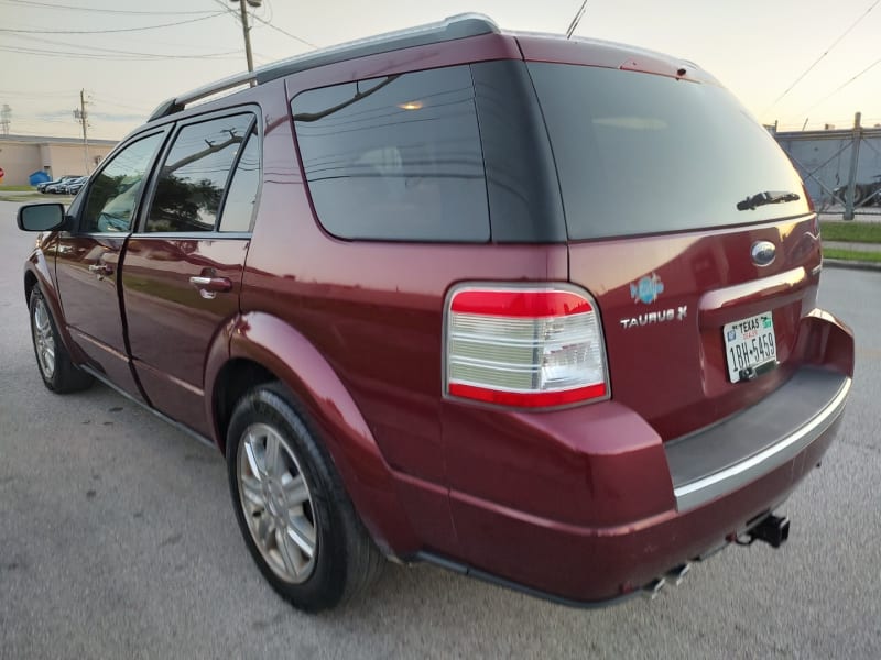 Ford Taurus X 2008 price $5,499