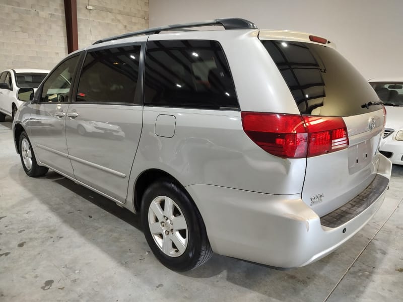 Toyota Sienna 2005 price $6,499