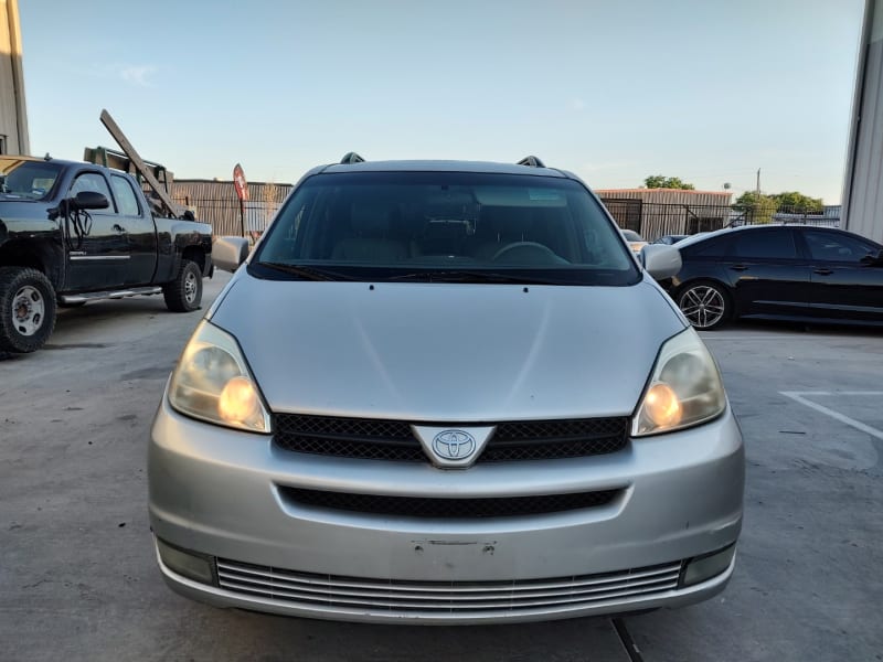 Toyota Sienna 2005 price $6,499