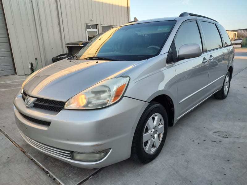 Toyota Sienna 2005 price $6,499