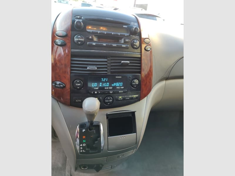 Toyota Sienna 2005 price $6,499