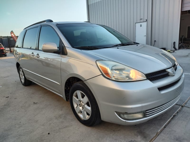 Toyota Sienna 2005 price $6,499