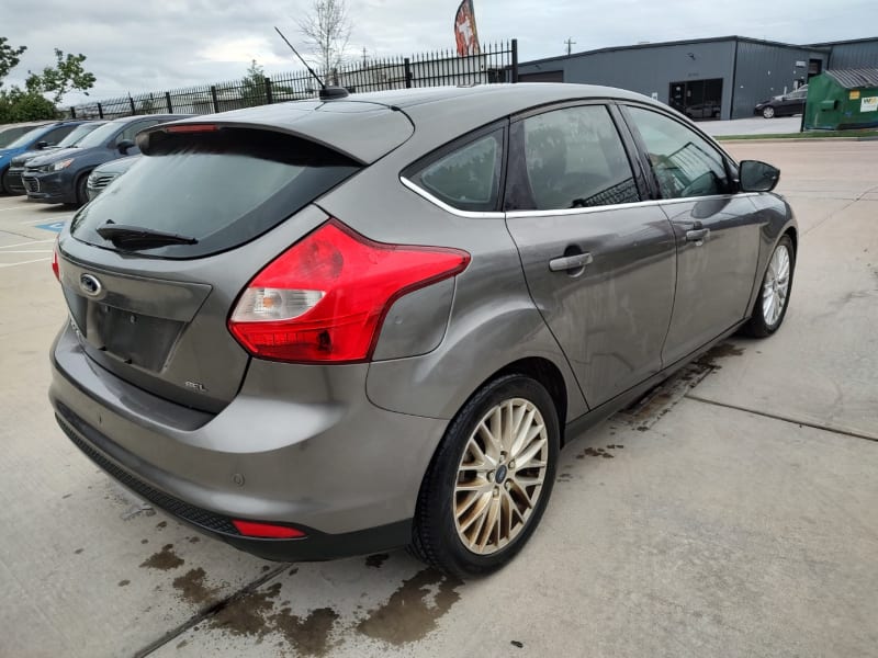 Ford Focus 2012 price $5,999