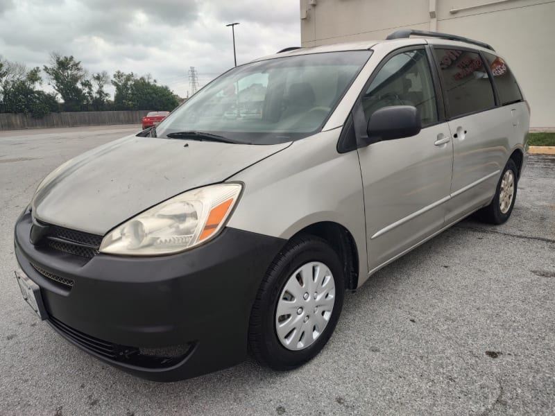 Toyota Sienna 2005 price $3,499