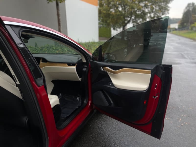 Tesla Model X 2018 price $49,995