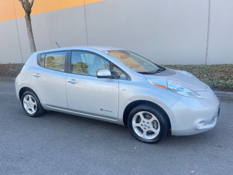 Nissan LEAF 2011 price $5,995