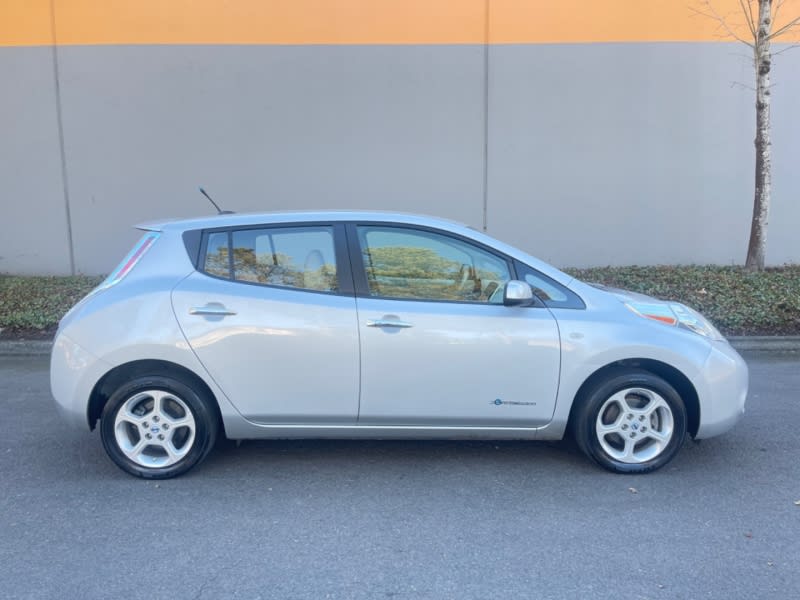 Nissan LEAF 2011 price $5,995