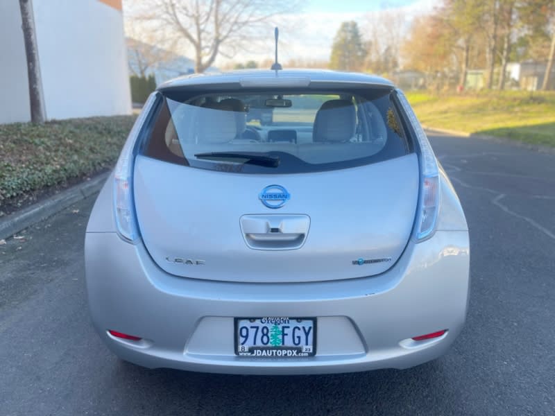 Nissan LEAF 2011 price $5,995