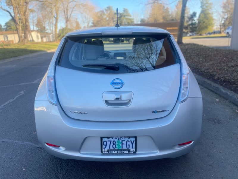 Nissan LEAF 2011 price $5,995