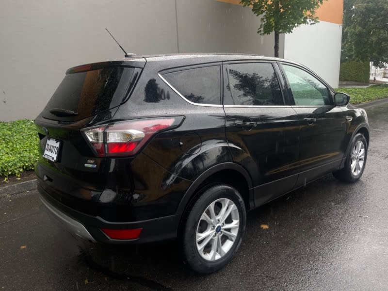 Ford Escape 2017 price $10,995