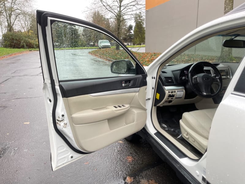 Subaru Outback 2012 price $7,995