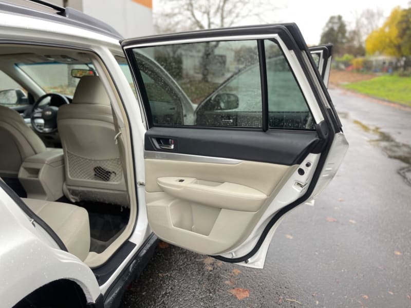 Subaru Outback 2012 price $7,995