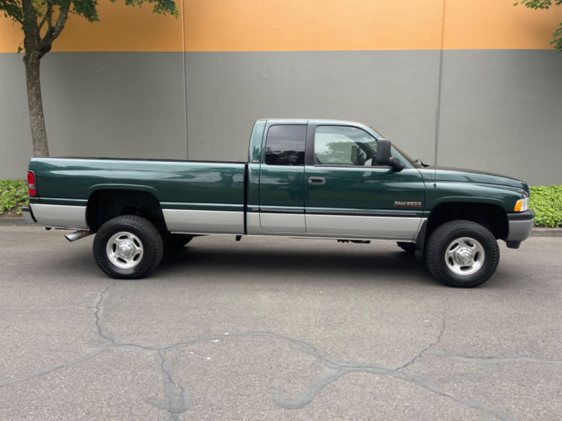 Dodge Ram 2500 2001 price $25,995