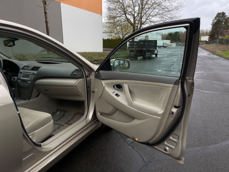 Toyota Camry Hybrid 2007 price $4,995