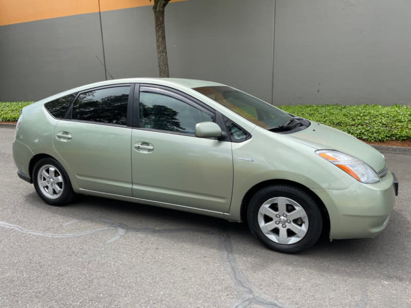 Toyota Prius 2009 price $7,495