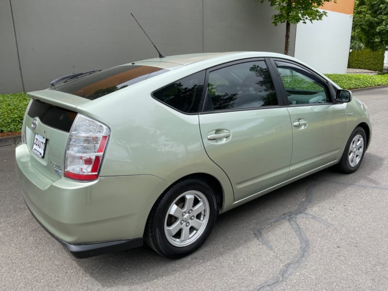 Toyota Prius 2009 price $7,495