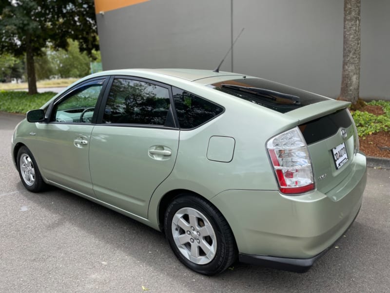 Toyota Prius 2009 price $7,495