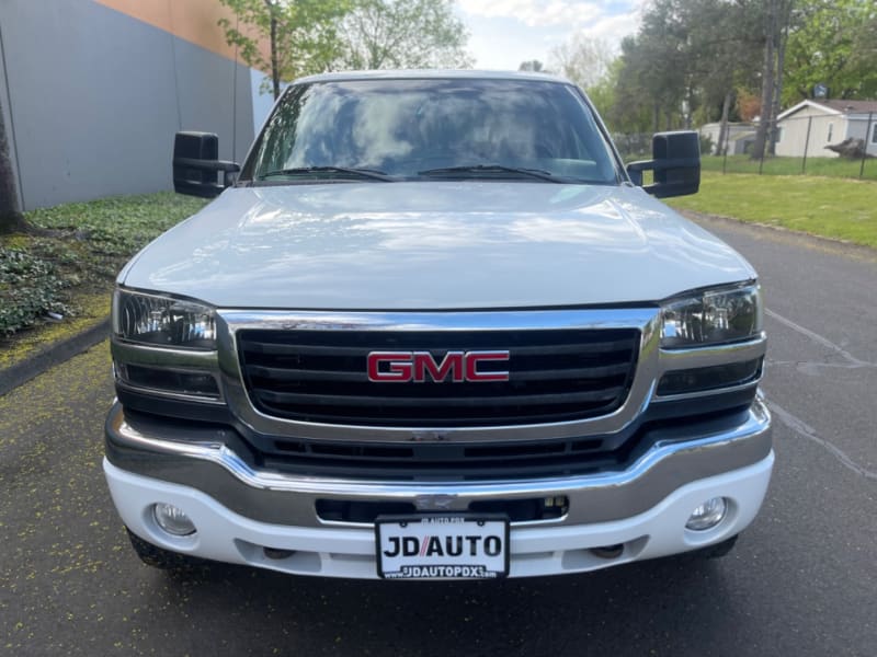 GMC Sierra 2500HD 2005 price $19,995