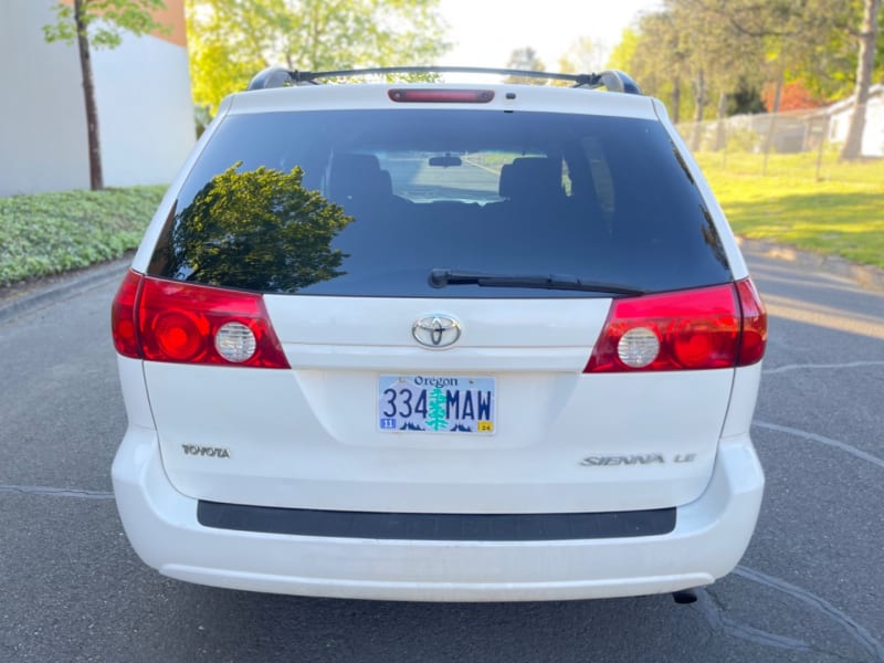 Toyota Sienna 2006 price $2,995