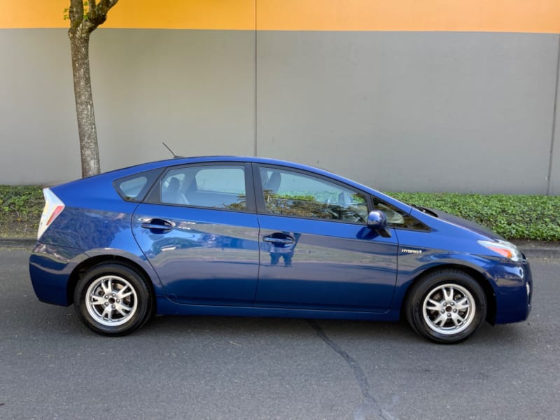 Toyota Prius 2010 price $8,495