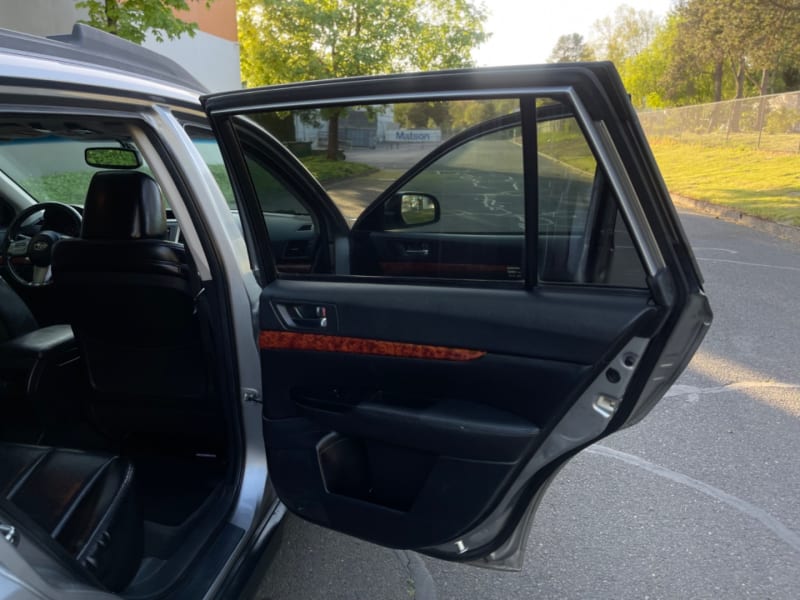 Subaru Outback 2011 price $9,995