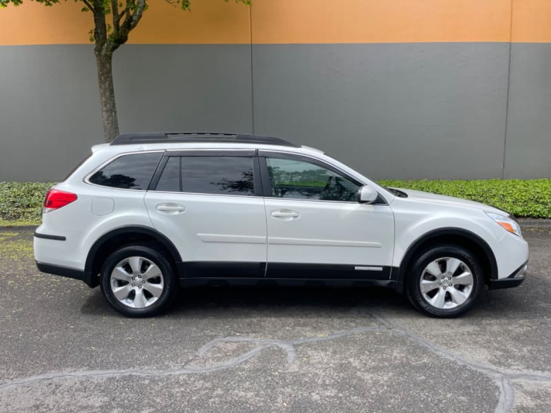 Subaru Outback 2011 price $9,995