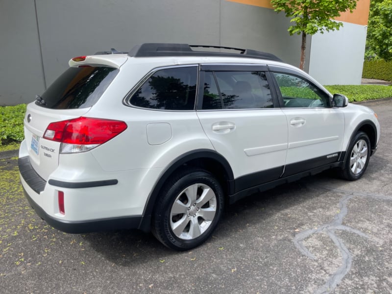 Subaru Outback 2011 price $9,995