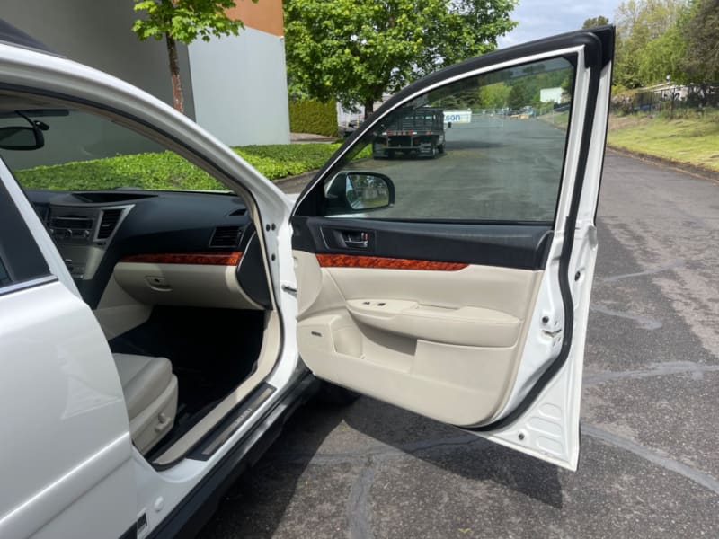 Subaru Outback 2011 price $9,995