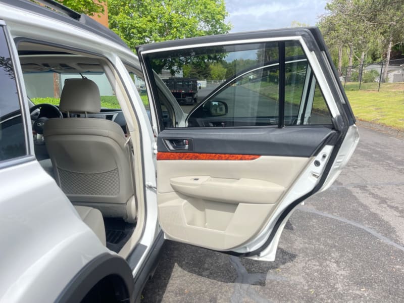 Subaru Outback 2011 price $9,995